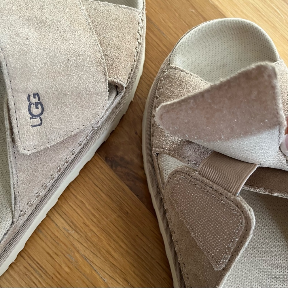 UGG Goldenstar Cross Slide - Picture 6 of 7